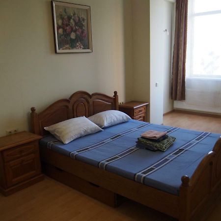 Dolphin Apartment Одеса Екстериор снимка