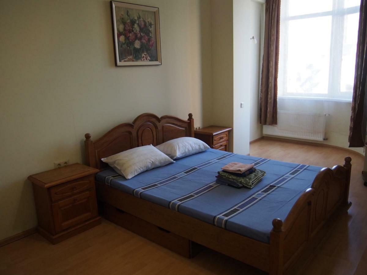 Dolphin Apartment Одеса Екстериор снимка